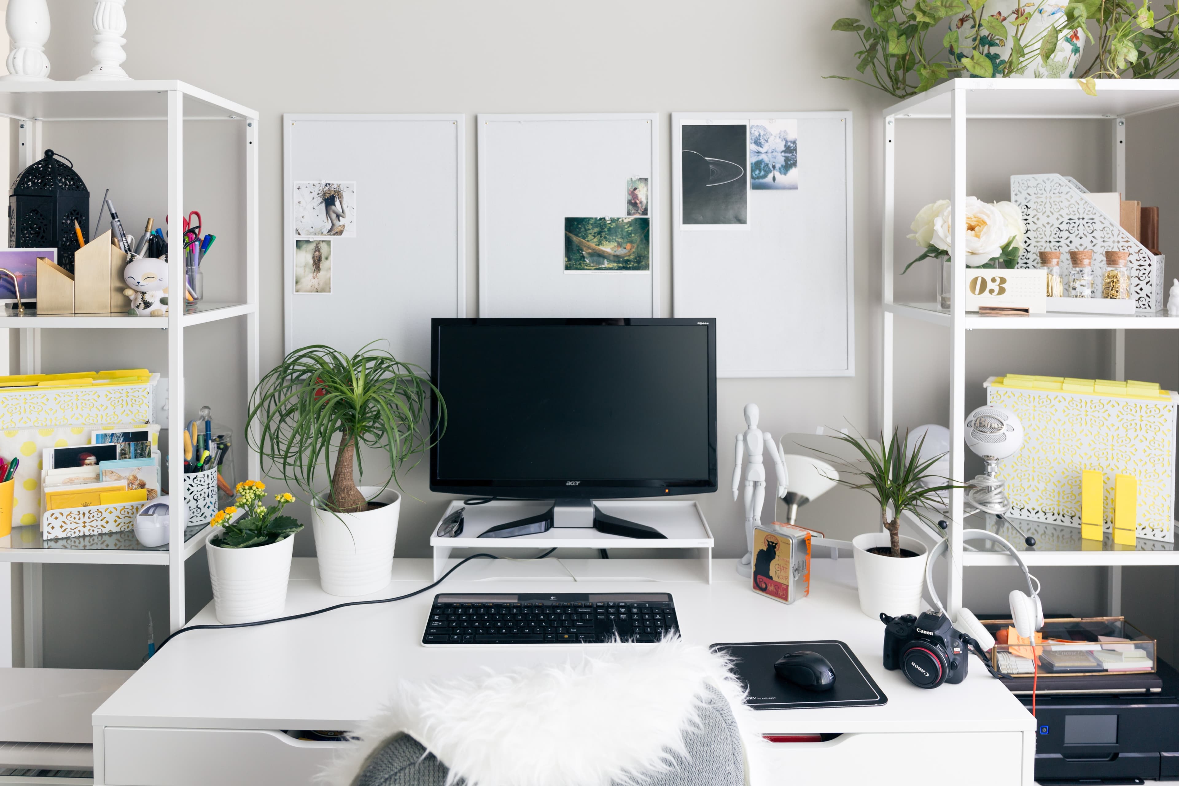 Why Office Supplies Are a Booming Market for Dropshipping in 2025