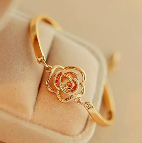 Rose bracelet selected on 1688